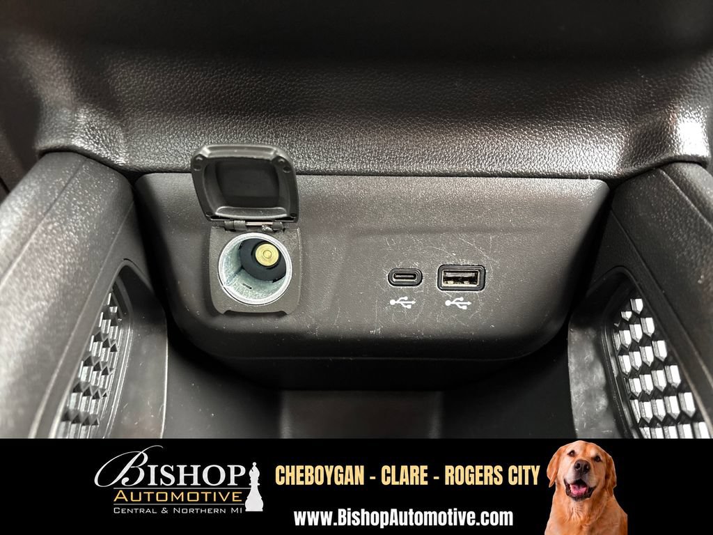 Used 2024 Chevrolet TrailBlazer LT AWD/4WD image 30