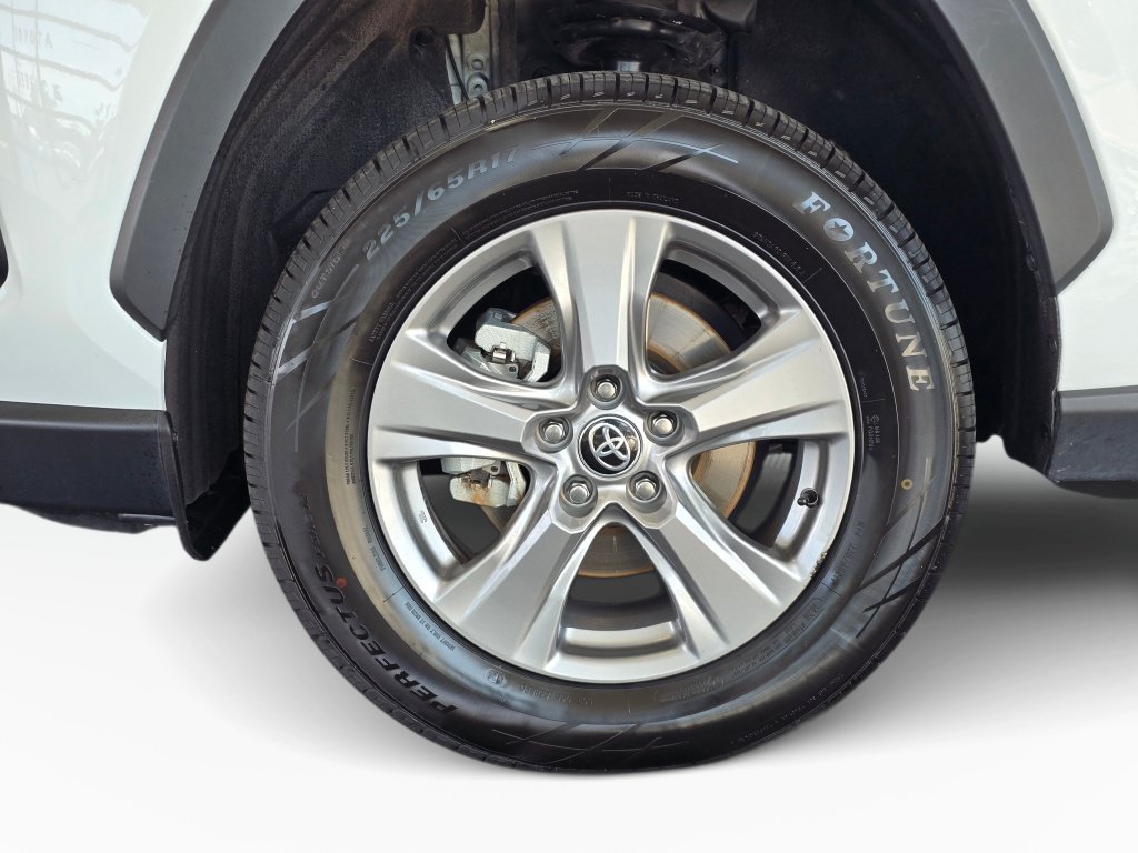 Certified 2025 Toyota RAV4 XLE AWD/4WD image 11