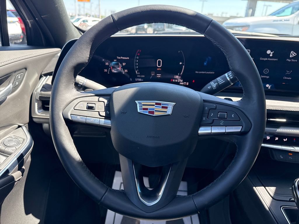 Used 2025 Cadillac XT4 Premium Luxury w/ Cold Weather Package AWD/4WD image 17