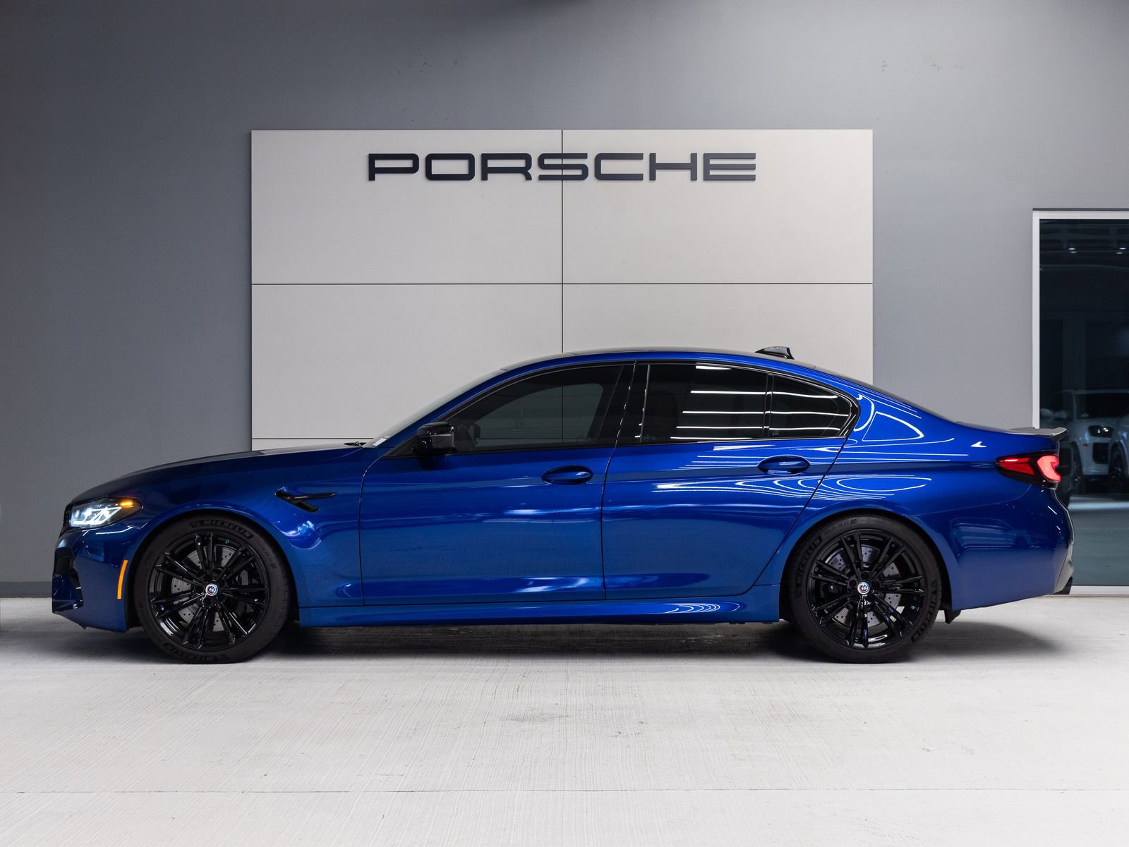 Used 2022 BMW M5 w/ Competition Package AWD/4WD image 2