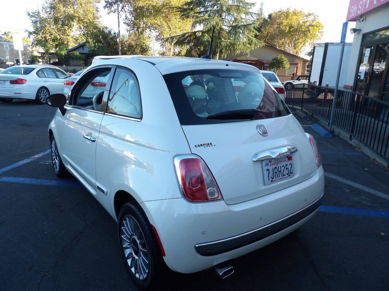 Used 2015 FIAT 500 Lounge w/ Luxury Leather Package FWD image 4