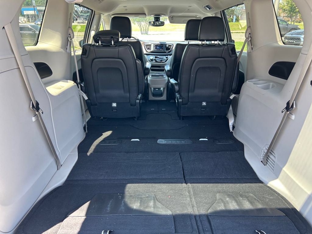 Used 2020 Chrysler Voyager Lxi FWD image 27