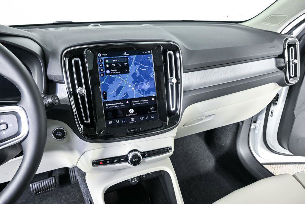 New 2026 Volvo XC40 B5 Plus w/ Protection Package Premier AWD/4WD image 12