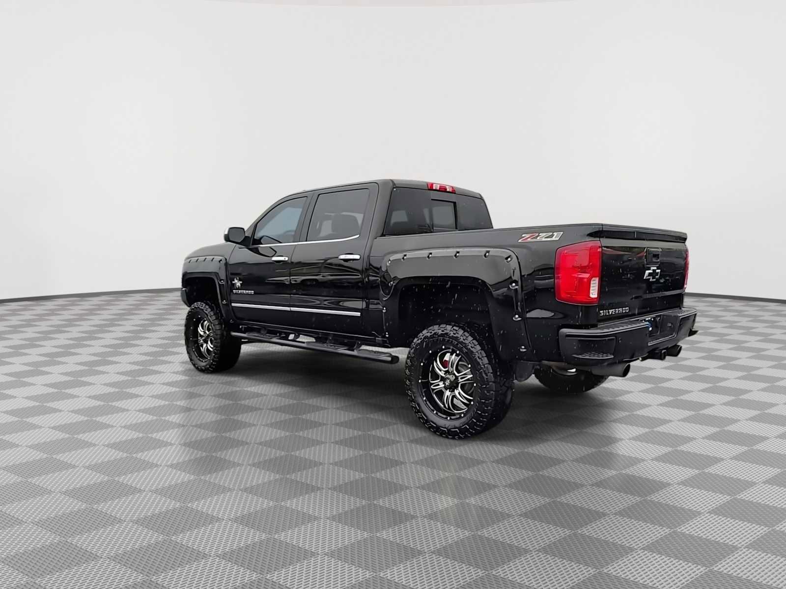 Used 2017 Chevrolet Silverado 1500 LTZ Z71 w/ LTZ Plus Package AWD/4WD image 6