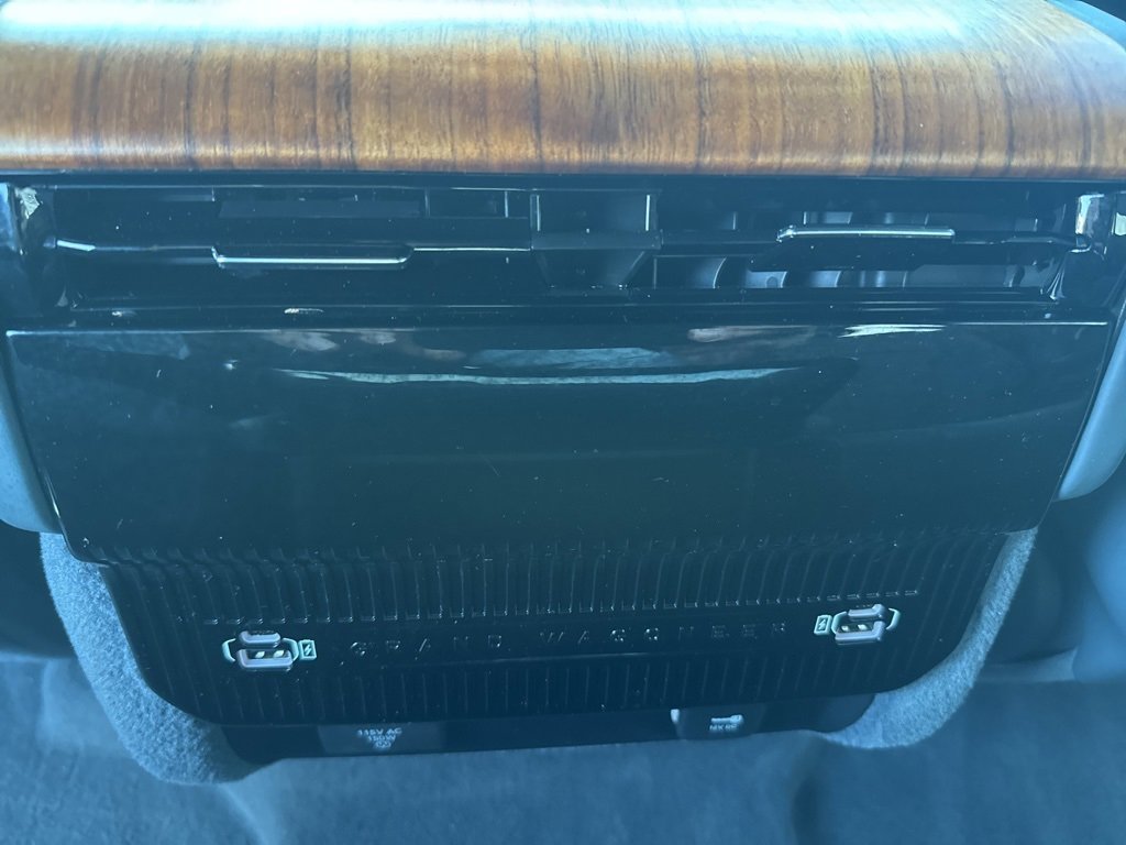 Used 2024 Jeep Grand Wagoneer Series III w/ HD Trailer Tow Package image 24