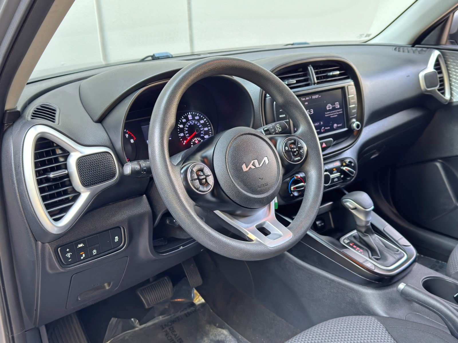 Used 2022 Kia Soul LX w/ Technology Package FWD image 12