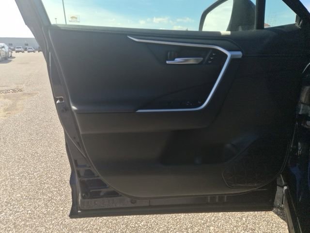 Used 2020 Toyota RAV4 Limited image 13