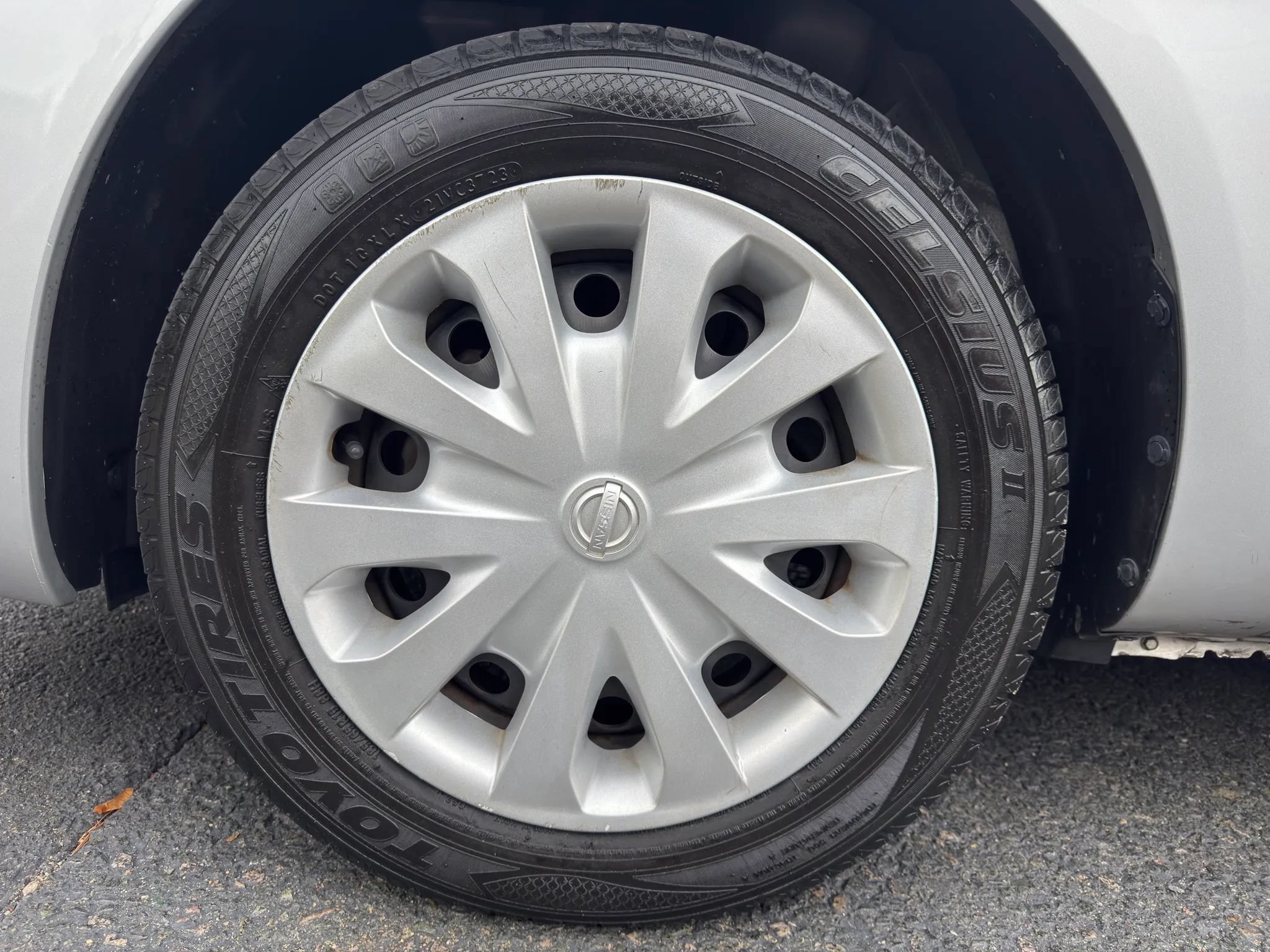 Used 2019 Nissan Versa SV FWD image 12