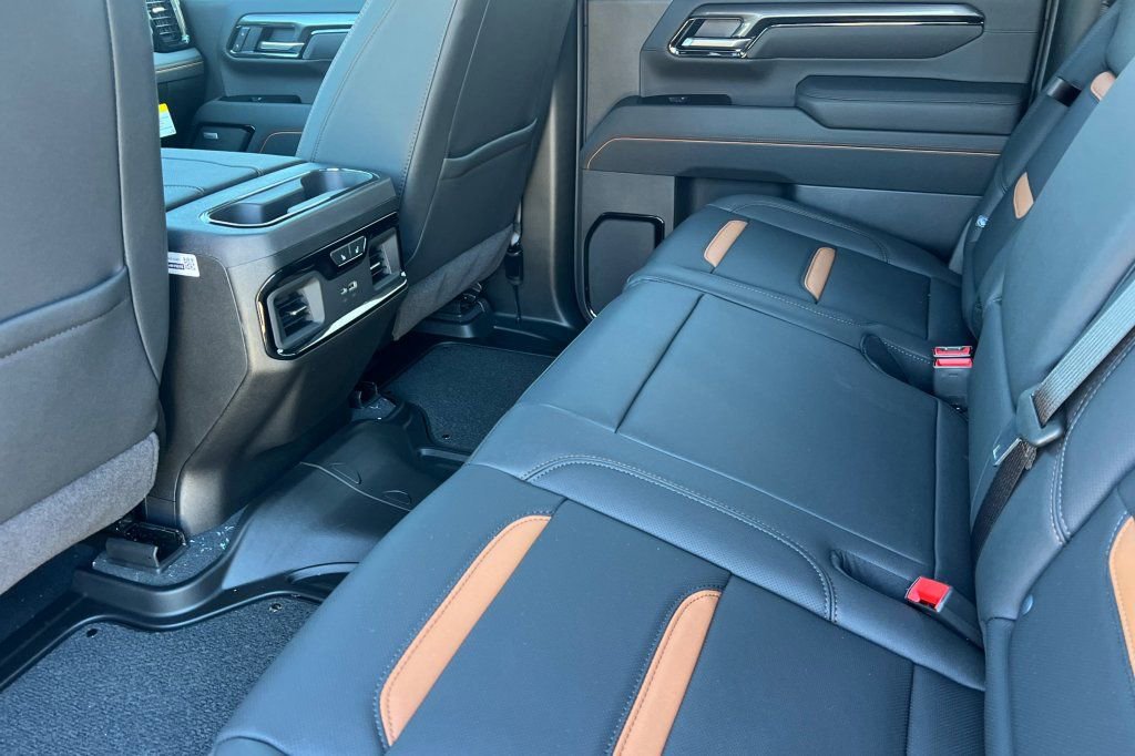 New 2026 GMC Sierra 2500 AT4 w/ AT4 Premium Plus Package image 9