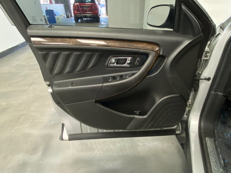 Used 2019 Ford Taurus Limited FWD image 41