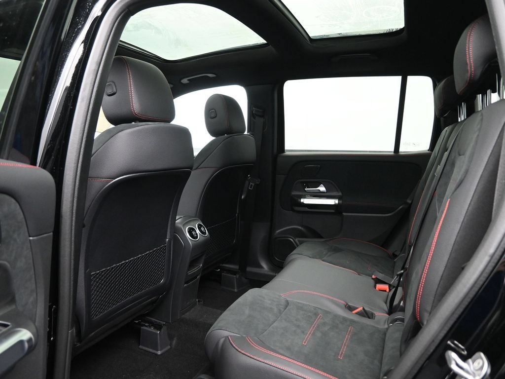New 2026 Mercedes-Benz GLB 250 4MATIC image 23