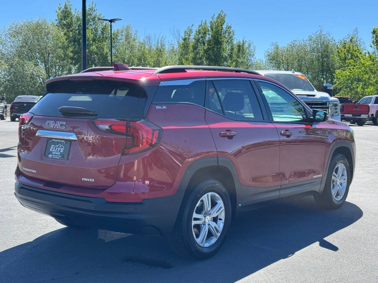 Used 2020 GMC Terrain SLE w/ Driver Convenience Package AWD/4WD image 6