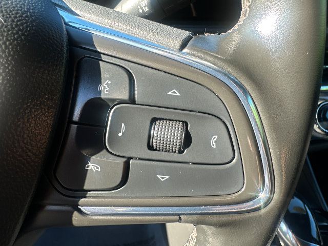 Used 2025 Buick Envista Sport Touring w/ Convenience I Package FWD image 32