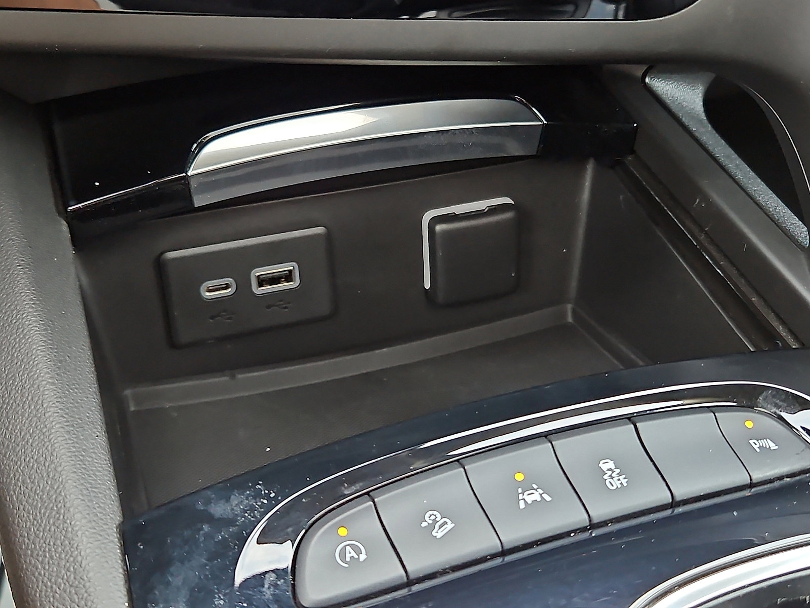 Certified 2021 Buick Envision Essence image 24