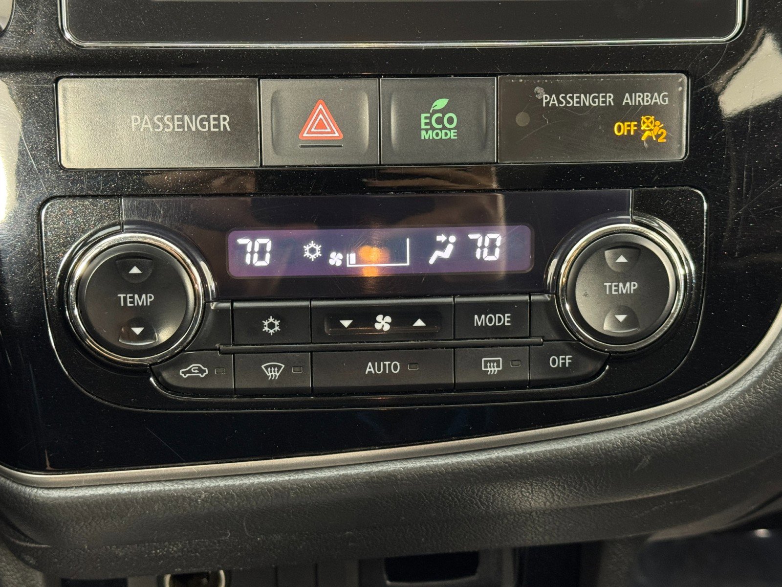 Used 2017 Mitsubishi Outlander SE image 25