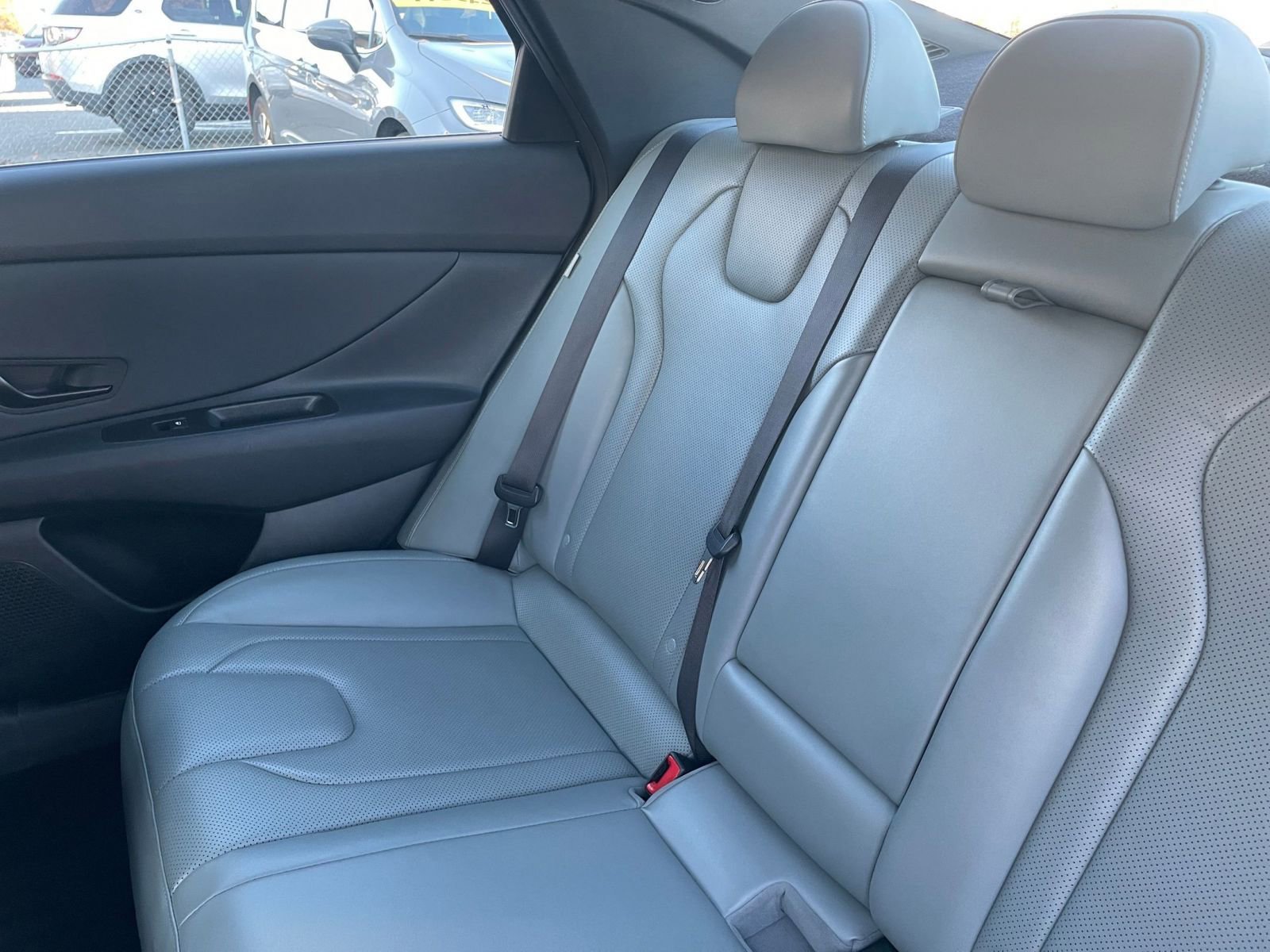 Used 2025 Hyundai Elantra Limited image 40