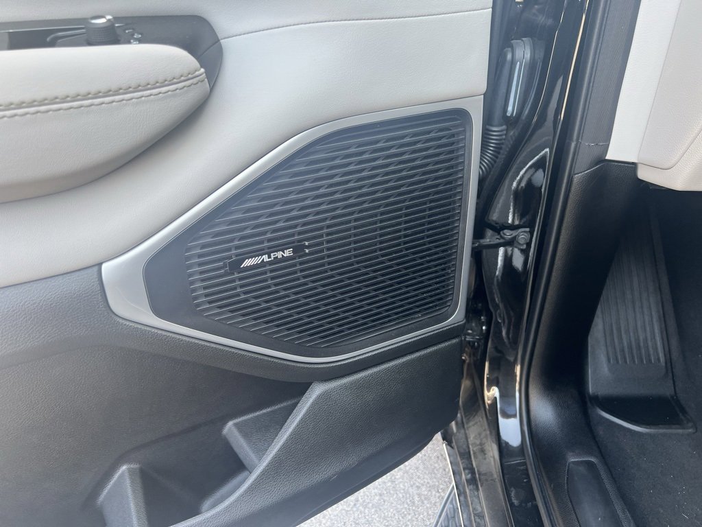 New 2024 Jeep Wagoneer L Series II w/ HD Trailer Tow Package image 12