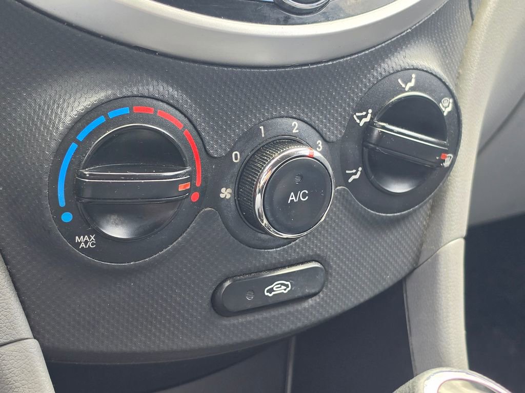 Used 2012 Hyundai Accent GLS w/ Premium Pkg 3 FWD image 19