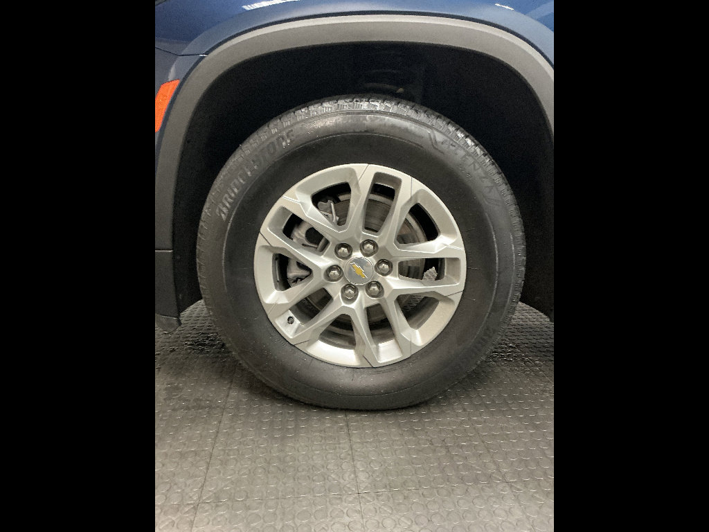 Used 2022 Chevrolet Traverse LS FWD image 40