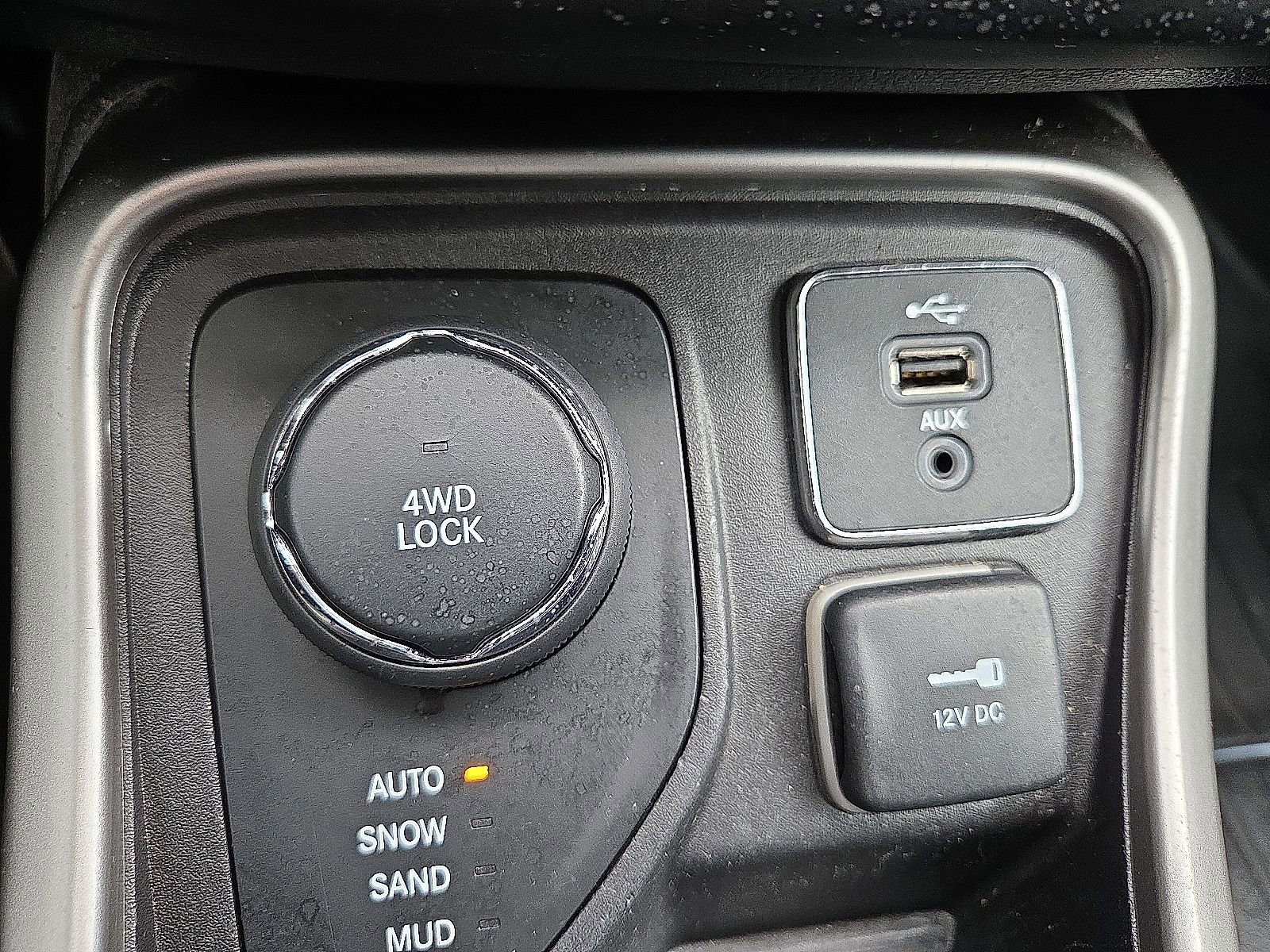 Used 2018 Jeep Compass Latitude w/ Popular Equipment Group AWD/4WD image 19