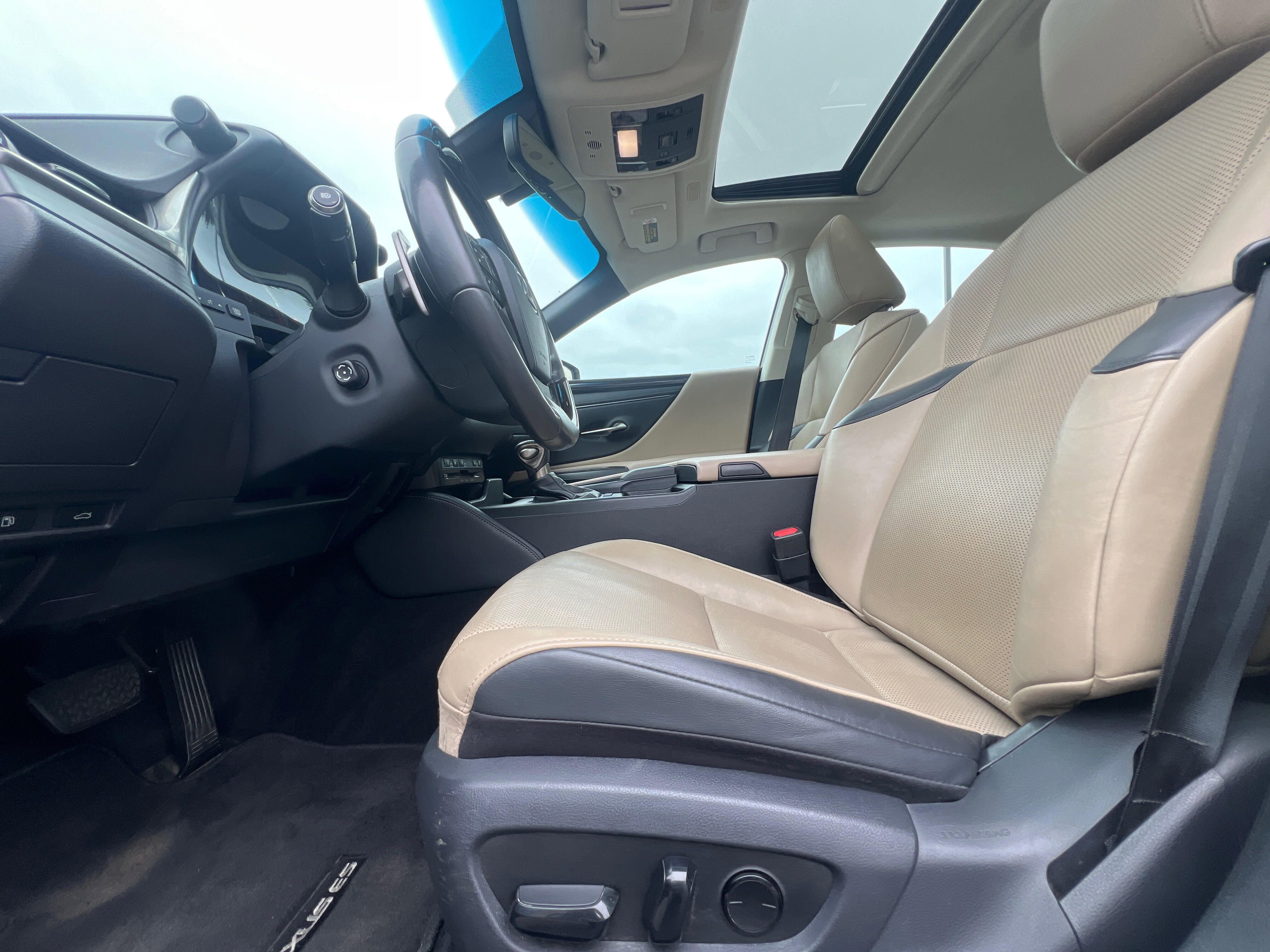 Used 2019 Lexus ES 350 w/ Premium Package FWD image 26
