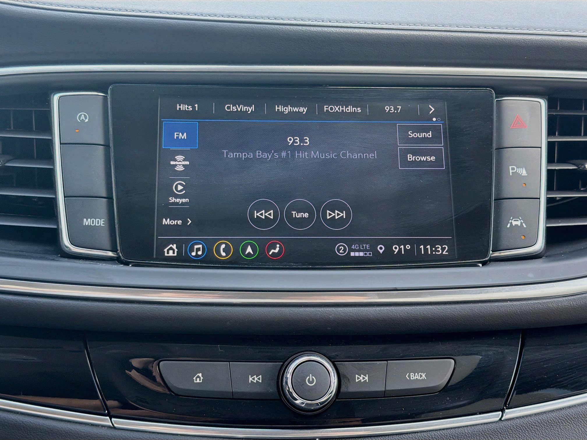Used 2024 Buick Enclave Avenir w/ Avenir Technology Package FWD image 33