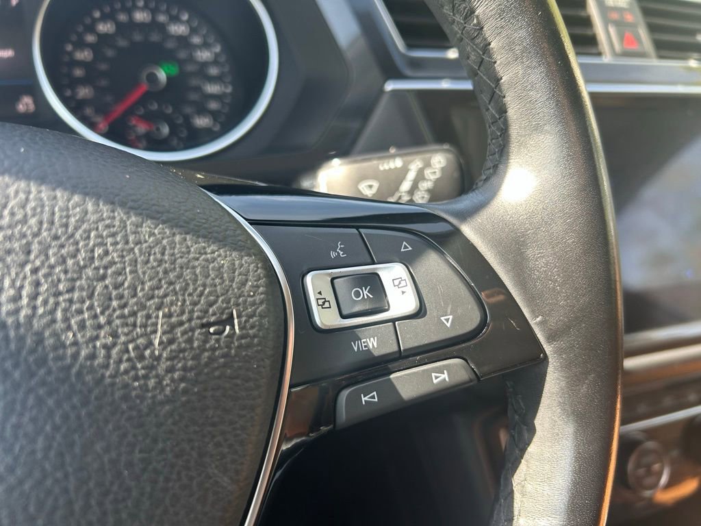 Used 2019 Volkswagen Tiguan SE w/ Panoramic Sunroof Package image 21