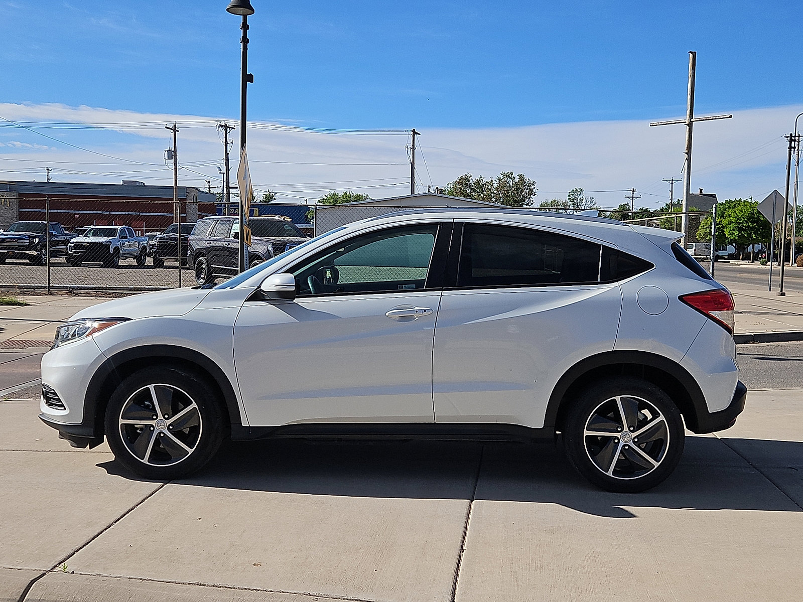 Used 2021 Honda HR-V EX image 2