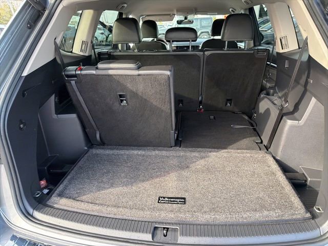 Certified 2023 Volkswagen Atlas SE w/ Black Wheel Package image 17