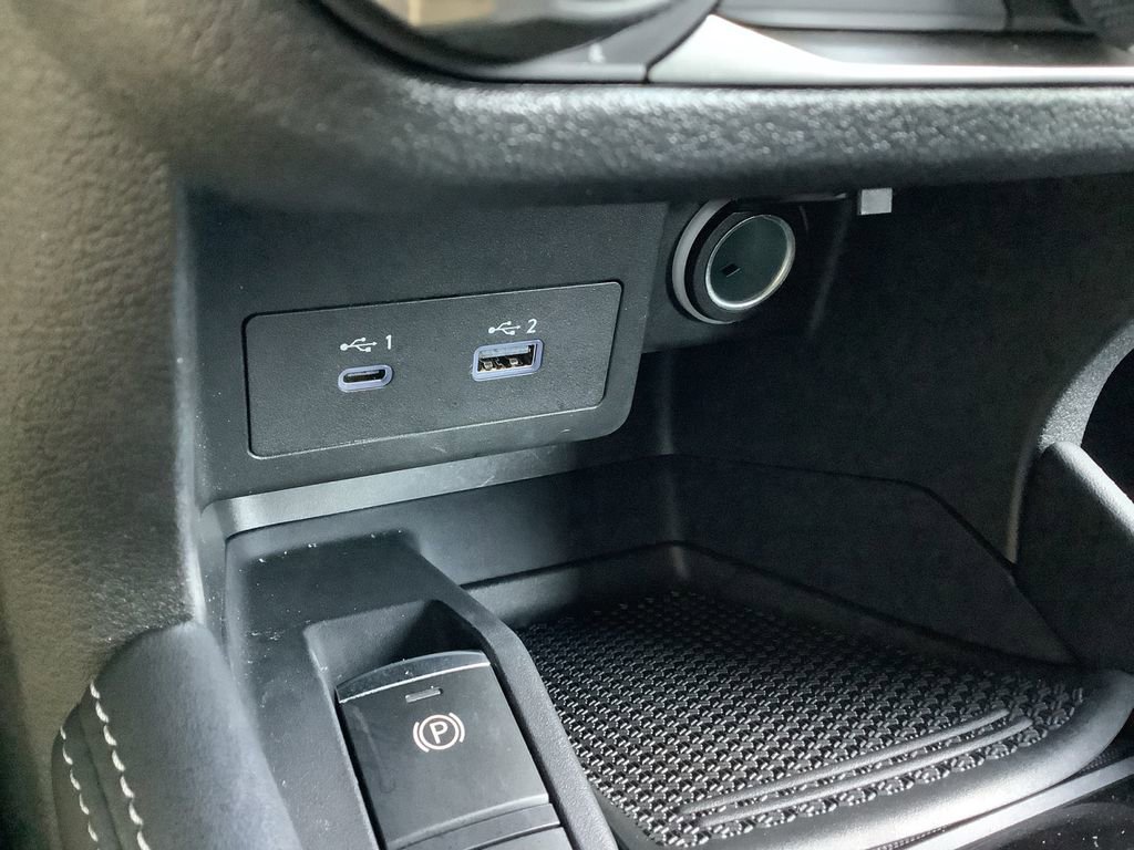 Used 2023 Nissan Kicks SV image 27