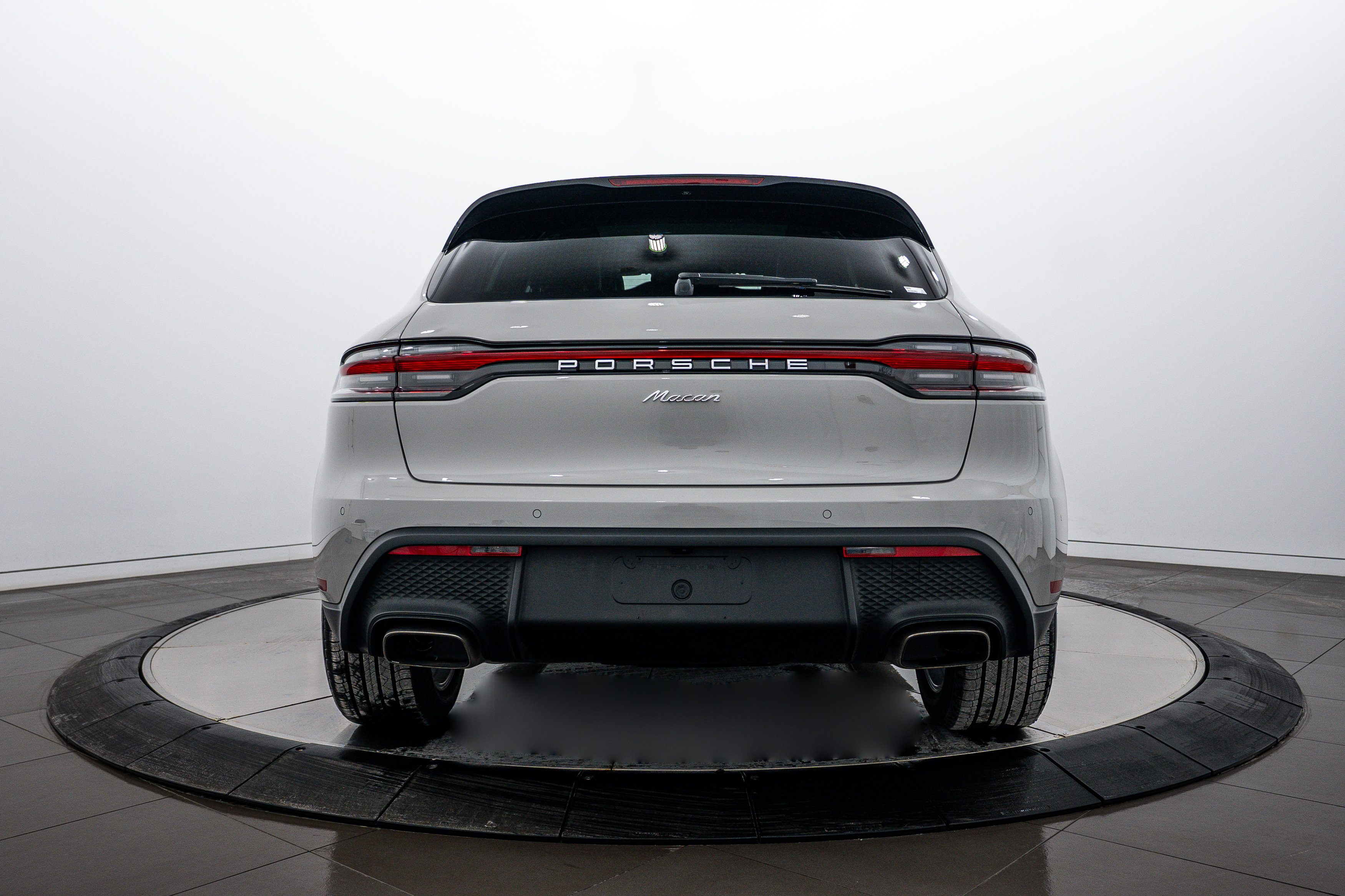 Certified 2026 Porsche Macan AWD/4WD image 6