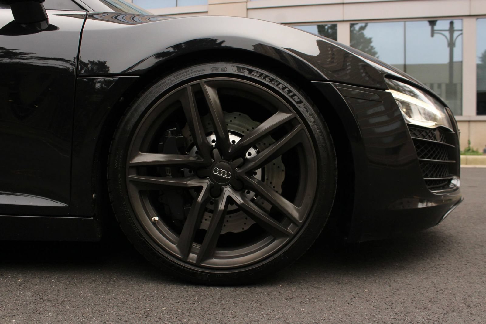 Used 2014 Audi R8 V8 w/ Enhanced Leather Package AWD/4WD image 8