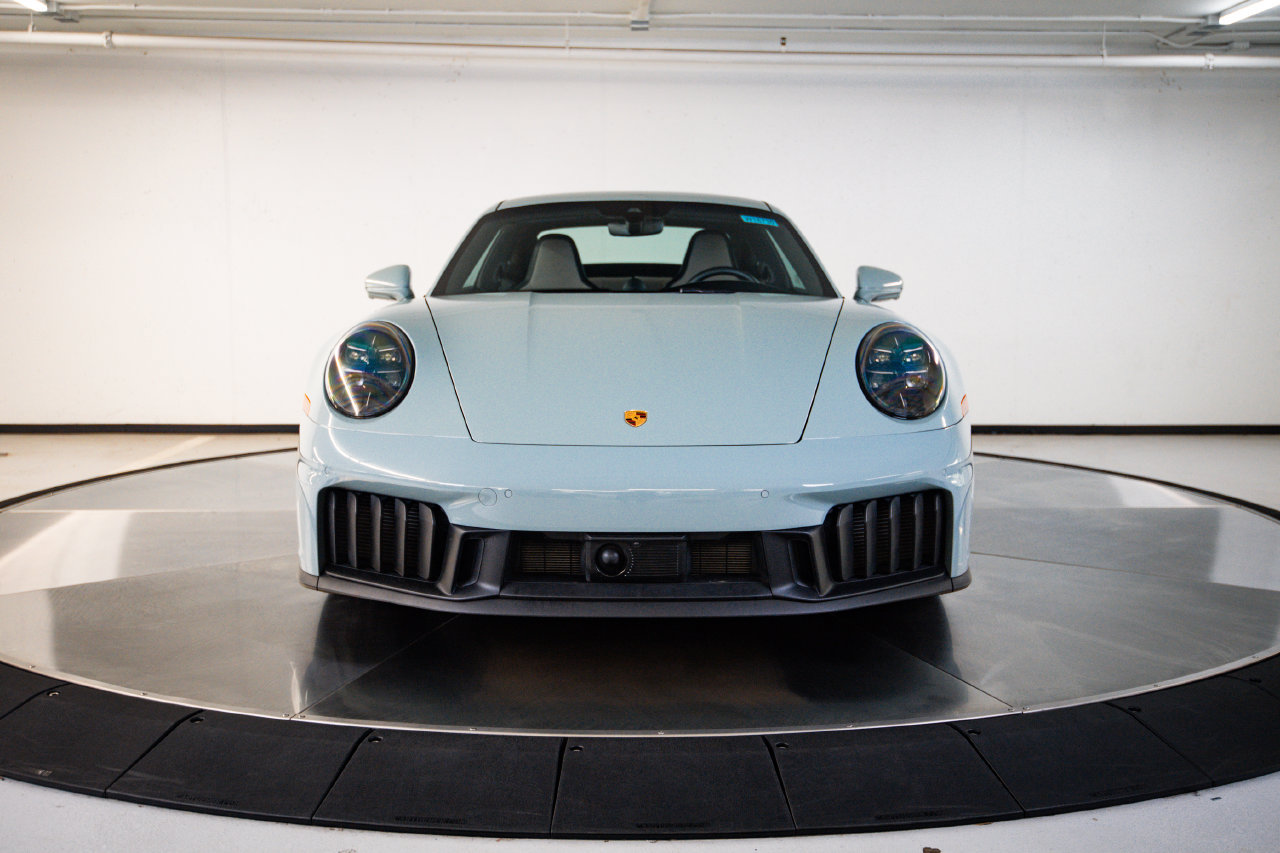Certified 2025 Porsche 911 Carrera GTS RWD image 10