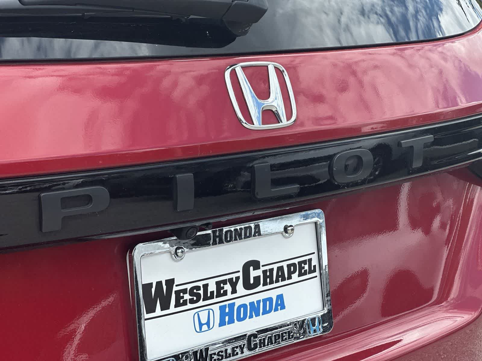 Used 2024 Honda Pilot Touring image 11
