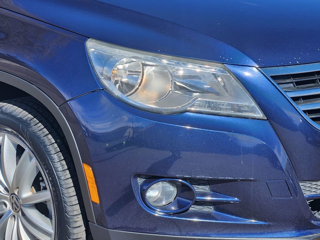 Used 2011 Volkswagen Tiguan SE image 27