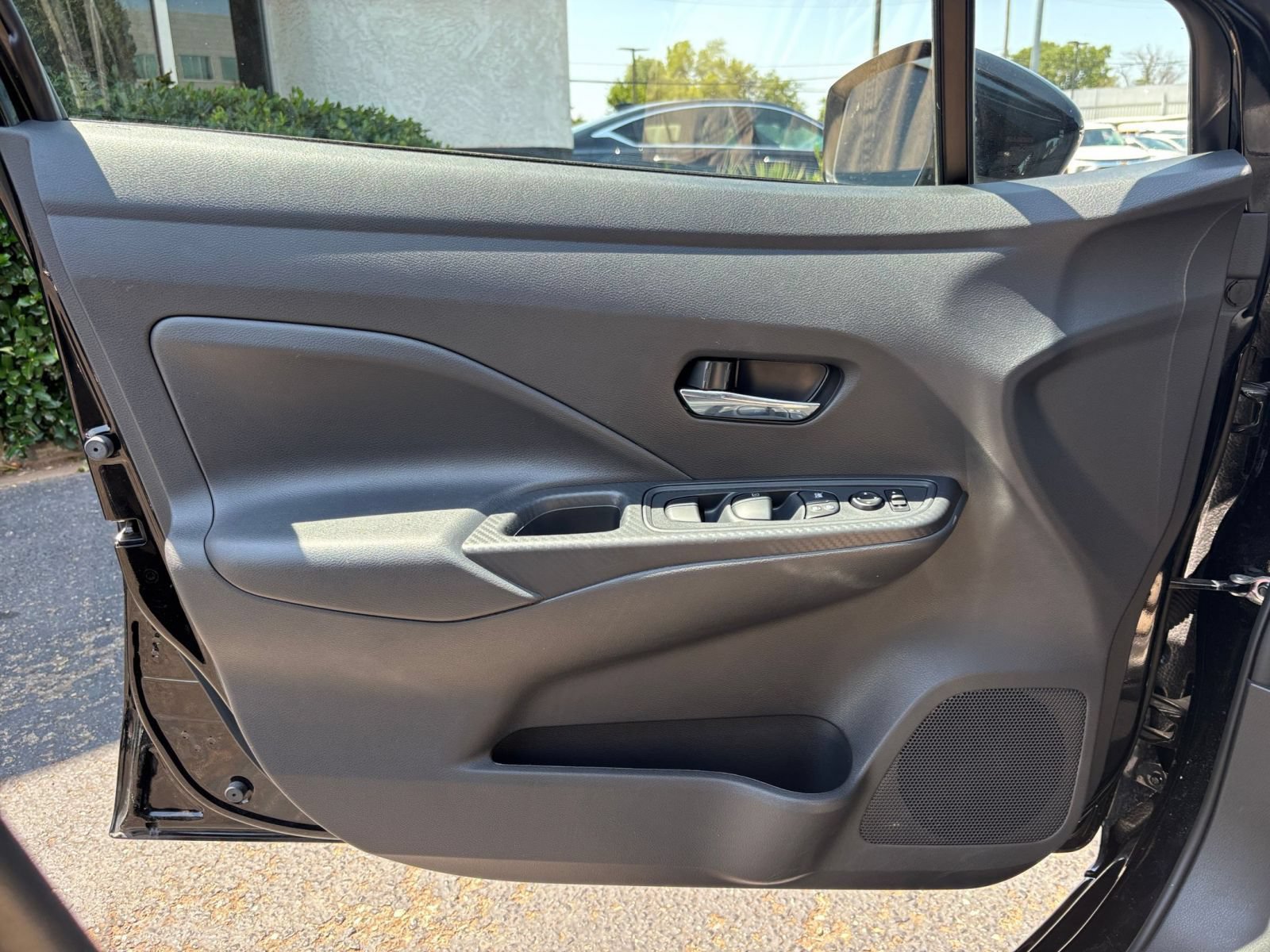 Used 2025 Nissan Versa SV FWD image 15