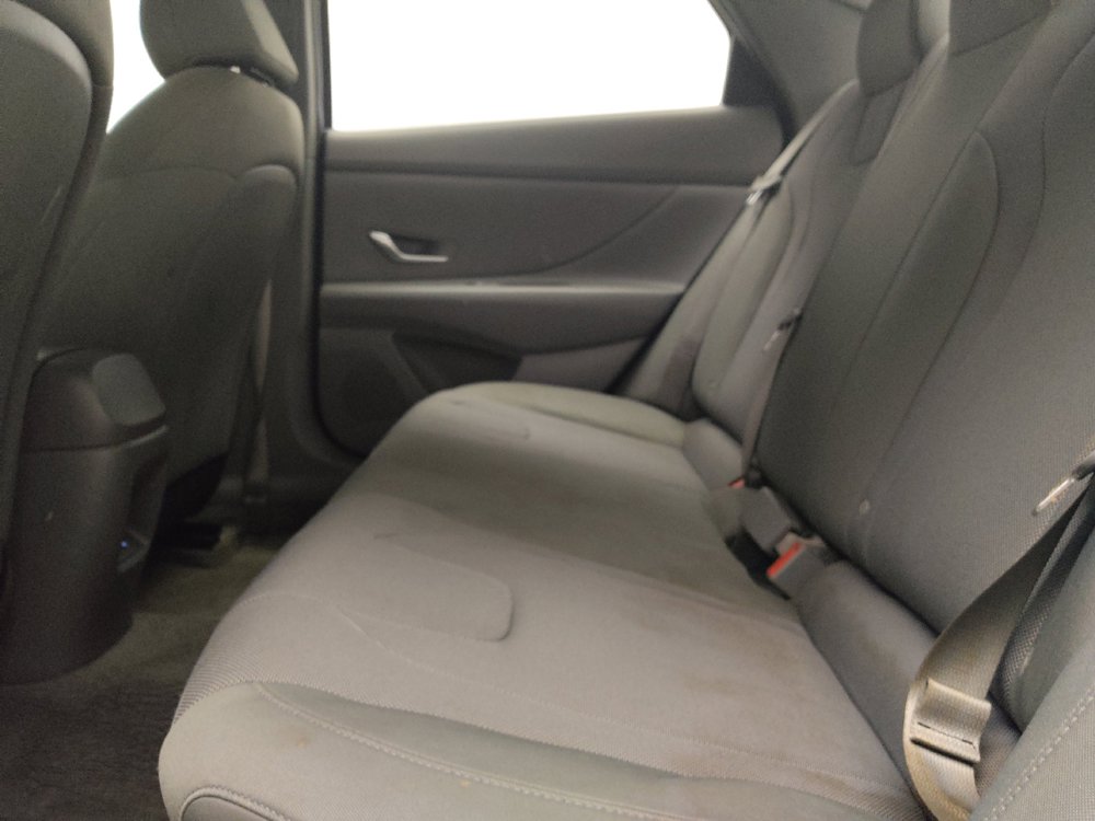 Used 2024 Hyundai Elantra SE FWD image 18