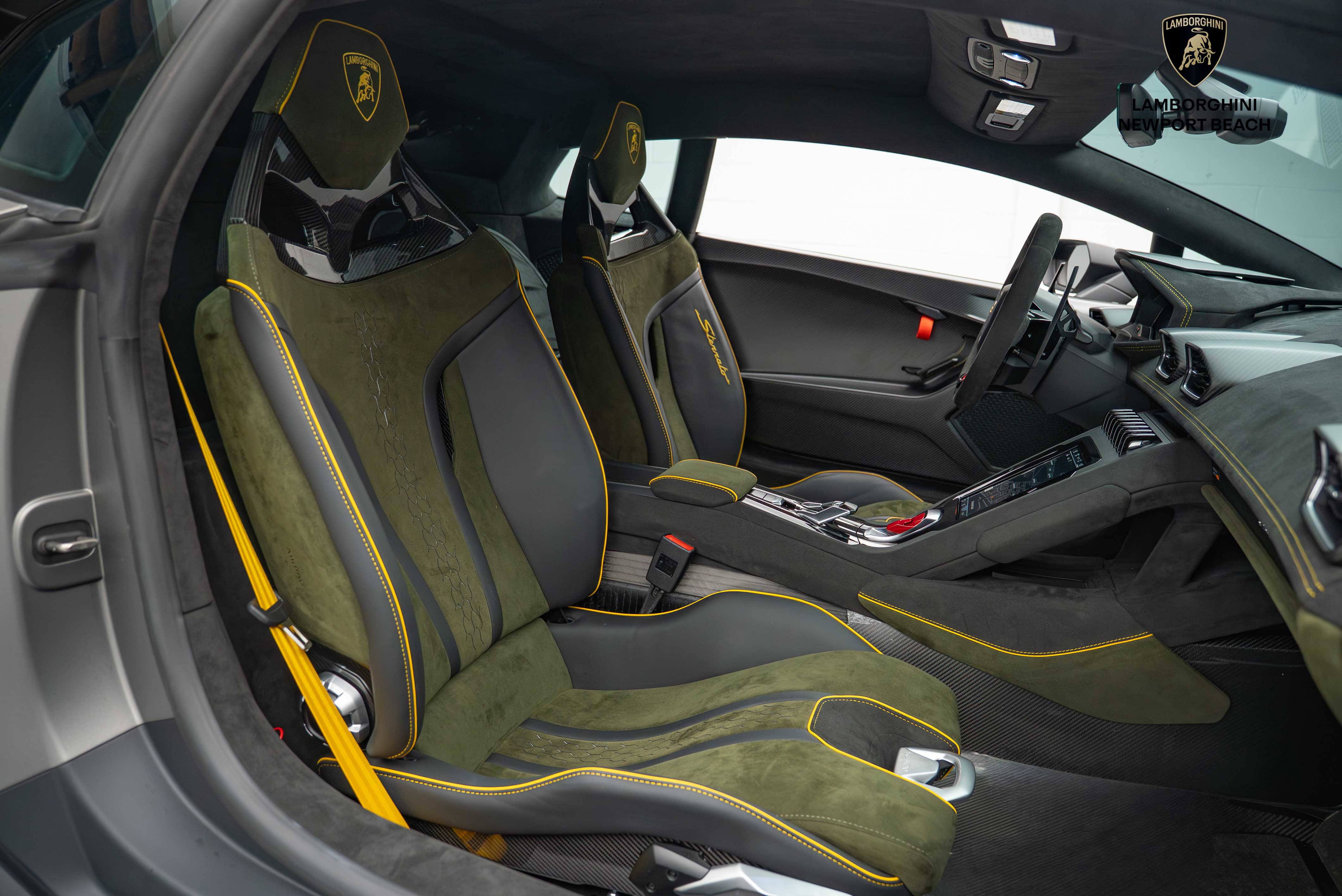 Used 2024 Lamborghini Huracan Sterrato image 8