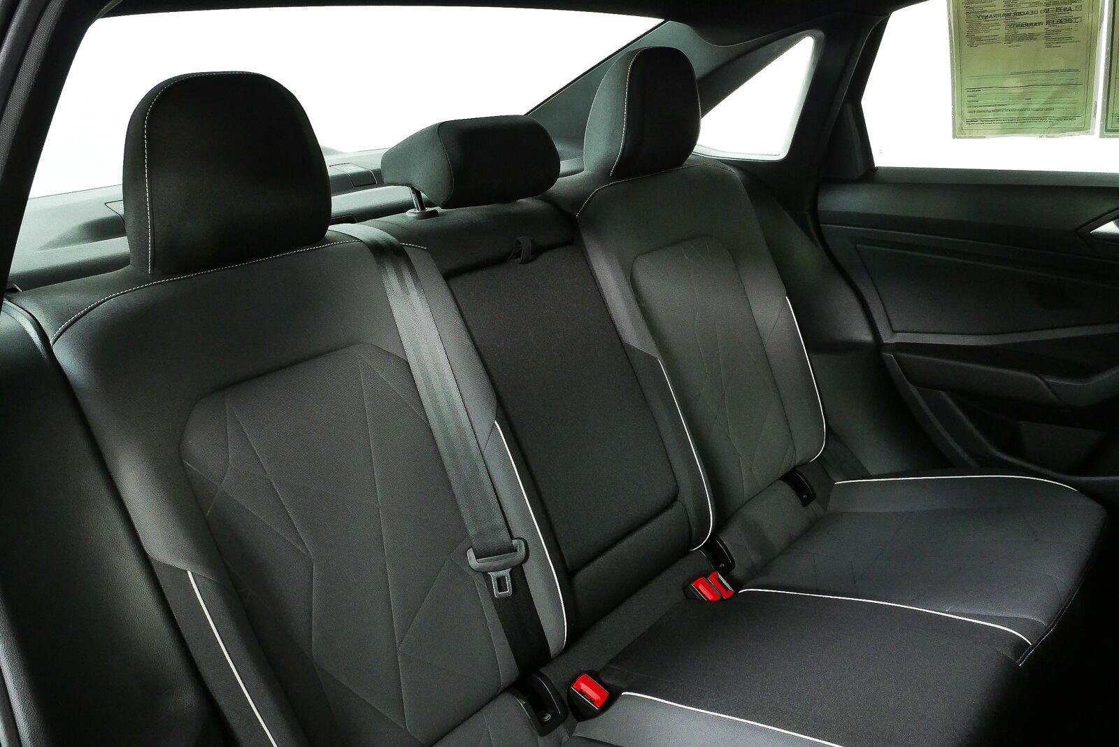 Certified 2025 Volkswagen Jetta Sport FWD image 39