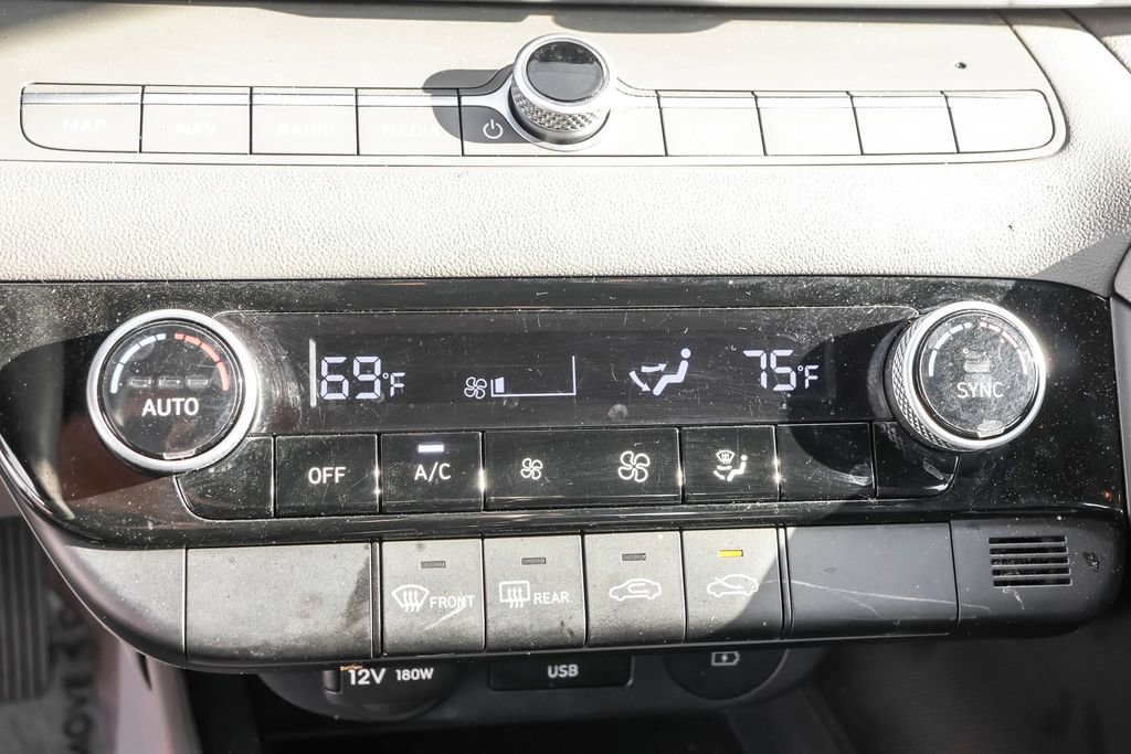 Used 2024 Hyundai Elantra SEL FWD image 24