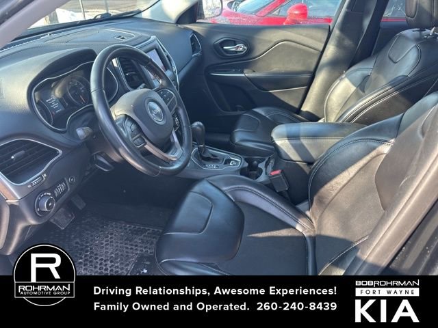 Used 2019 Jeep Cherokee Latitude Plus w/ Comfort/Convenience Group image 10