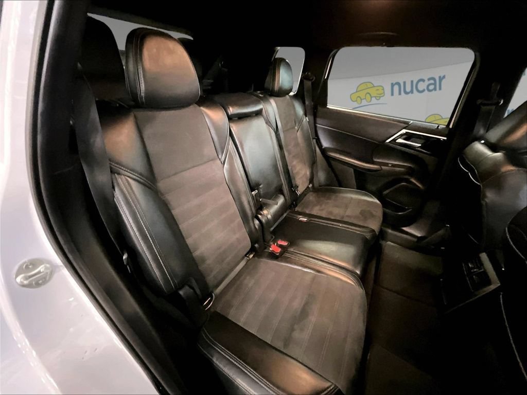 Used 2024 Mitsubishi Outlander SE AWD/4WD image 16
