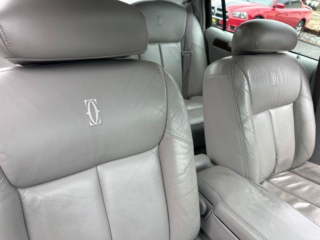 Used 2002 Lincoln Town Car Cartier RWD image 34