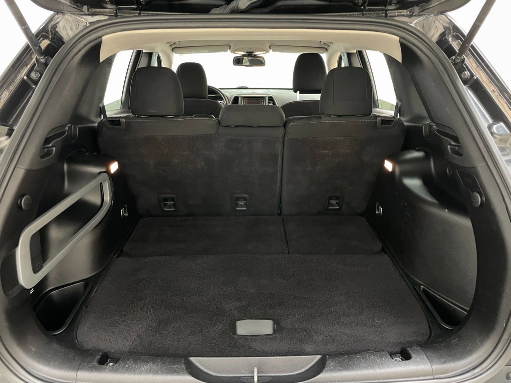 Used 2015 Jeep Cherokee Latitude w/ Cold Weather Group image 41