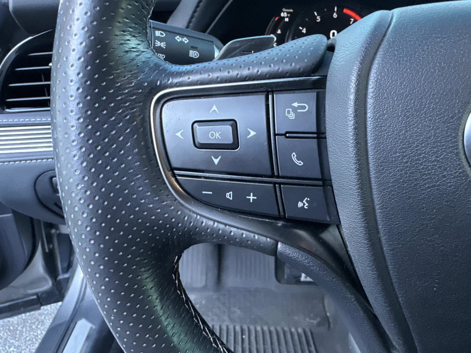 Used 2022 Lexus LS 500 F Sport w/ Accessory Package (Z2) image 30