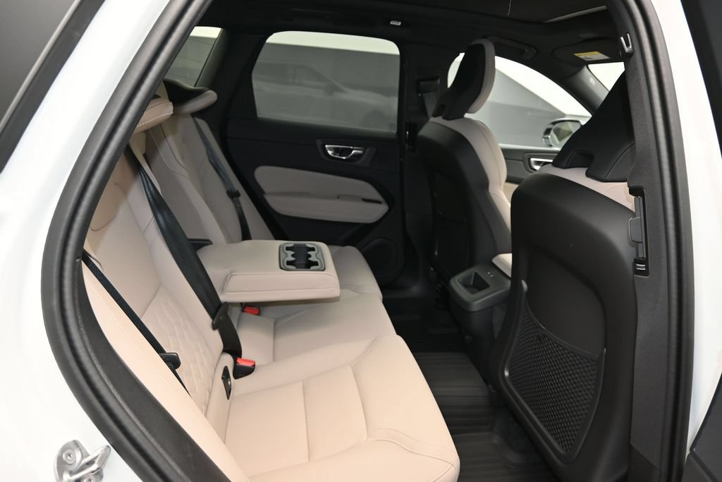New 2026 Volvo XC60 B5 Plus w/ Climate Package AWD/4WD image 17