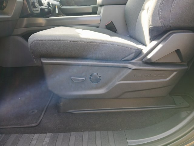 New 2025 Ford F250 XLT w/ Black Appearance Package image 23