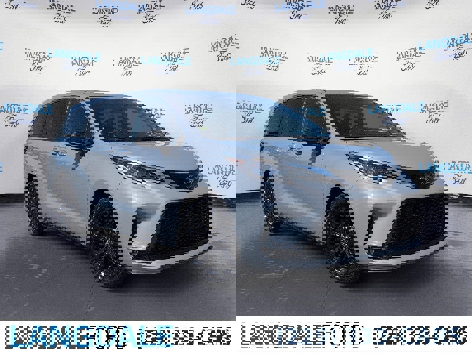 Used 2024 Toyota Sienna XSE image 1