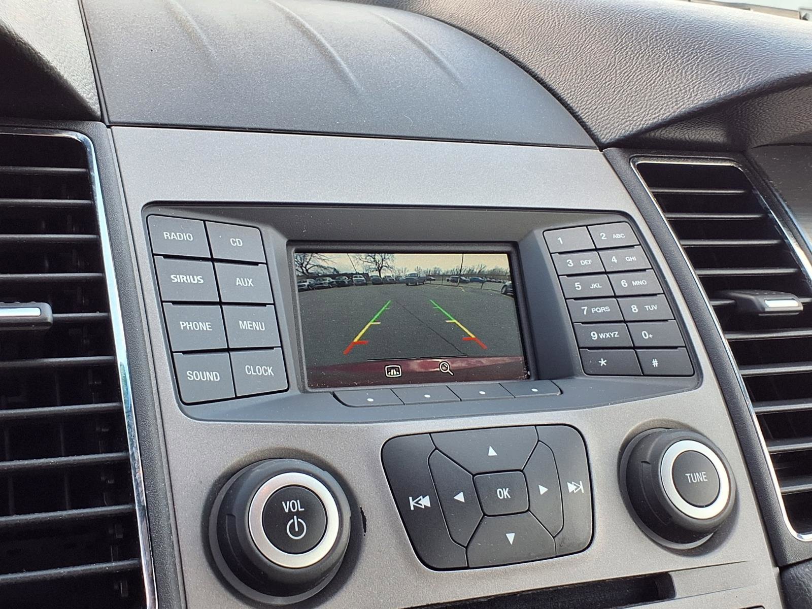 Used 2018 Ford Taurus SEL image 7