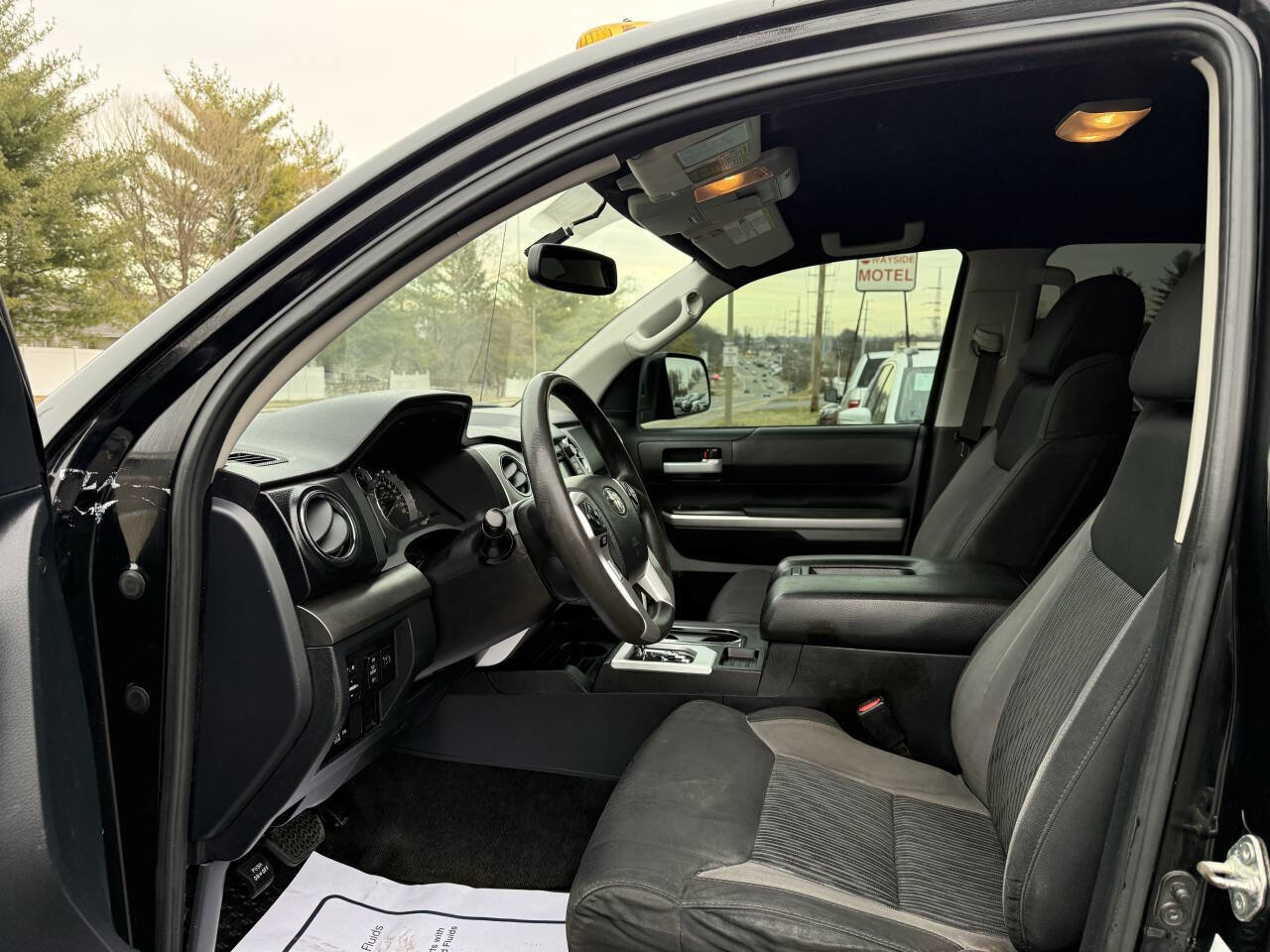 Used 2017 Toyota Tundra SR5 AWD/4WD image 17